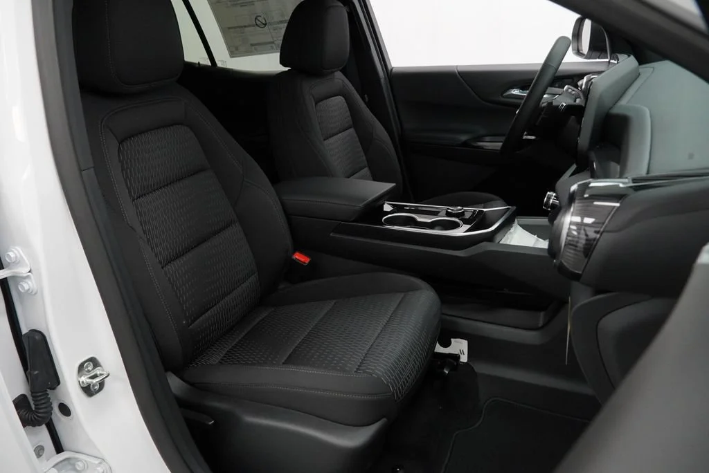 New 2027 Summit White Chevrolet LT image 27