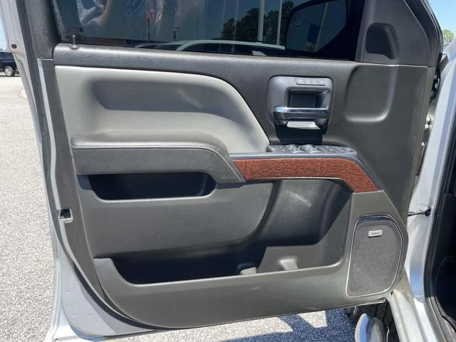 Used 2018 Silver GMC SLT image 17