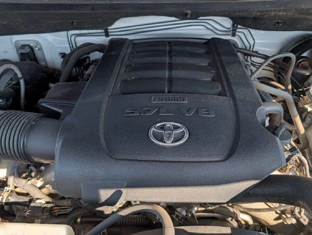 Used 2021 White Toyota SR5 image 22