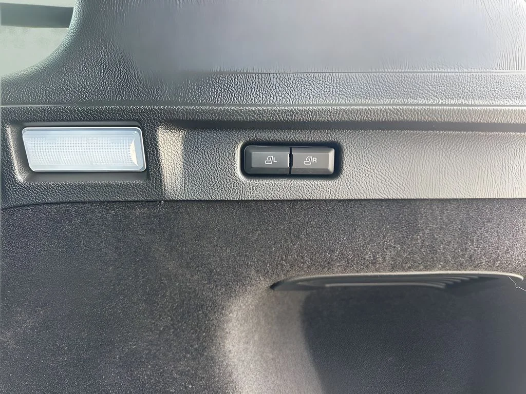 Used 2022 Gray Lincoln Standard image 28