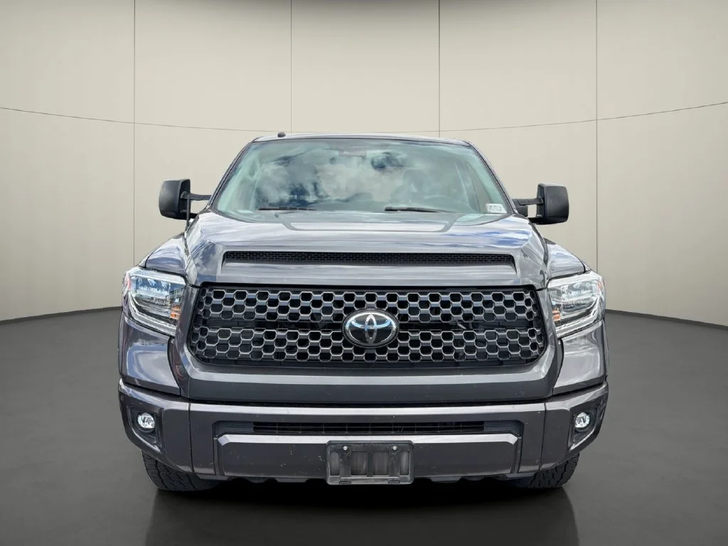Used 2018 Gray Toyota Platinum 5.7L V8 image 2