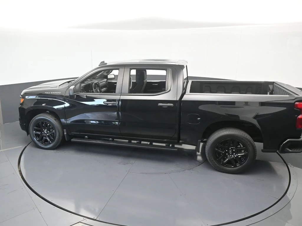 Used 2024 Black Chevrolet Custom image 43