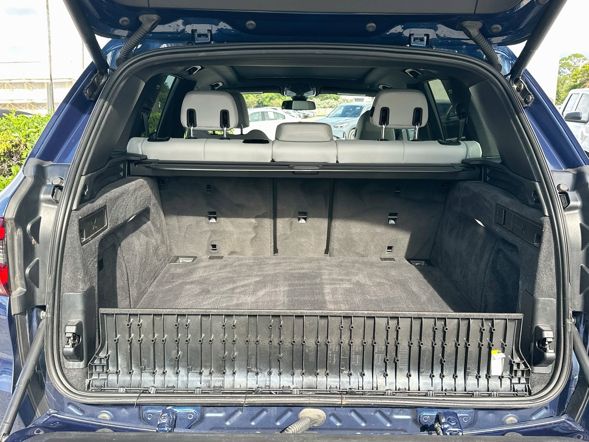 Used 2023 Phytonic Blue Metallic BMW xDrive40i image 29