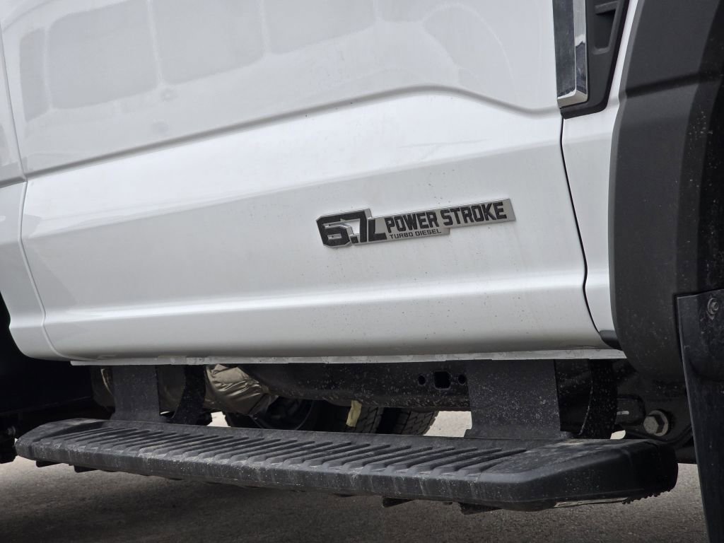 2025 Ford F-550 Super Duty Chassis Cab XL - Photo 25