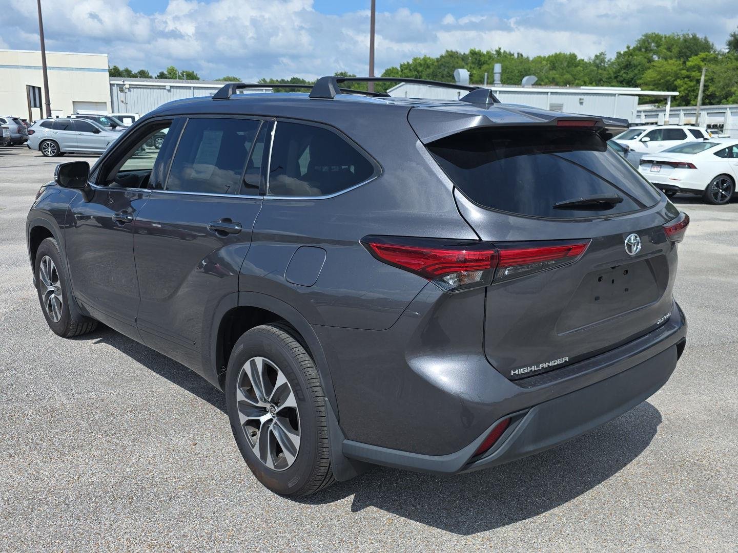 Used 2021 Magnetic Gray Metallic Toyota XLE image 8