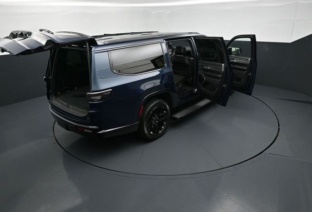 New 2026 Fathom Blue Pearl-Coat Exterior Paint (Late Availability) Jeep Limited Reserve image 29