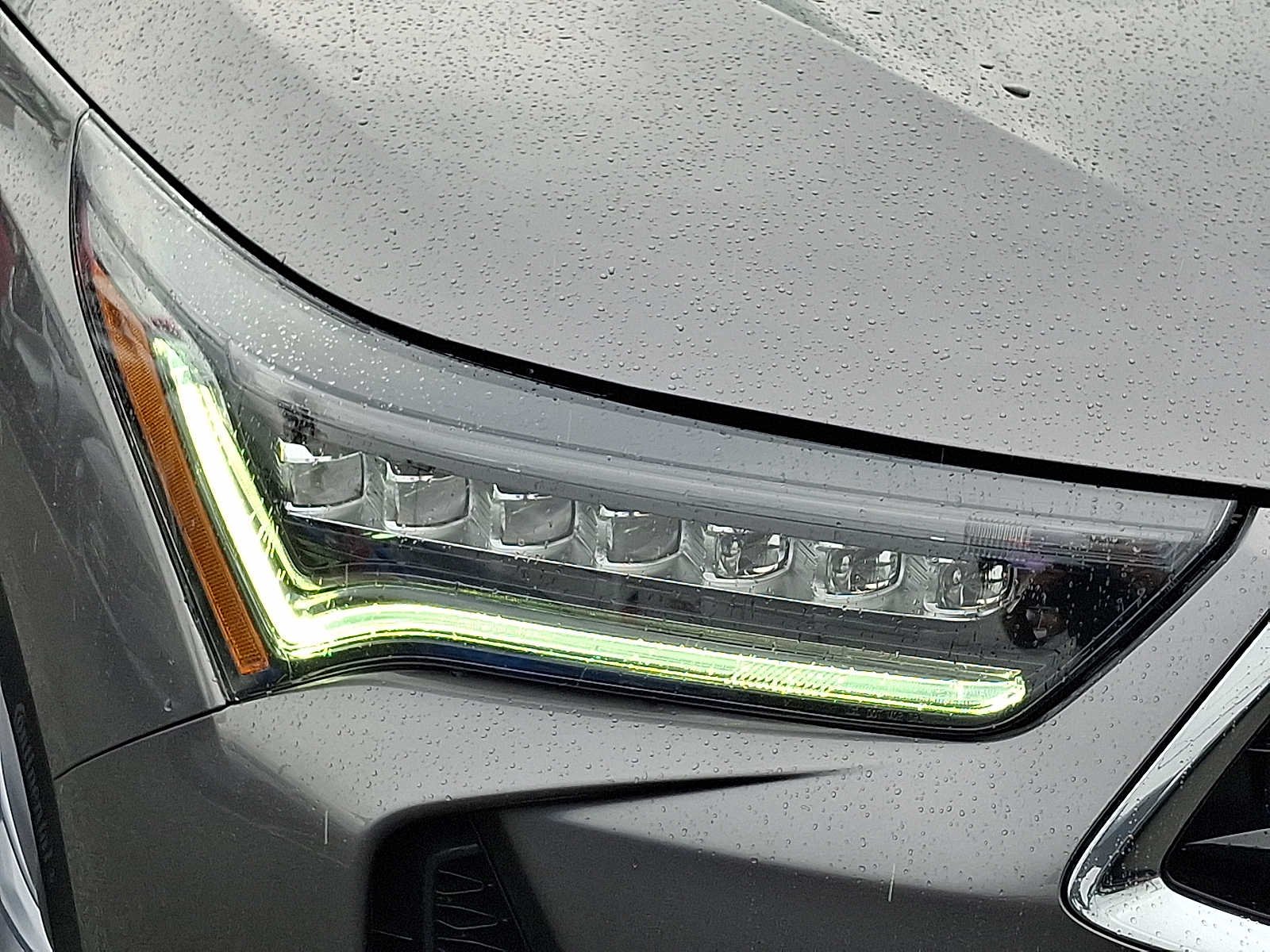Certified Used 2023 Liquid Carbon Metallic Acura  image 9