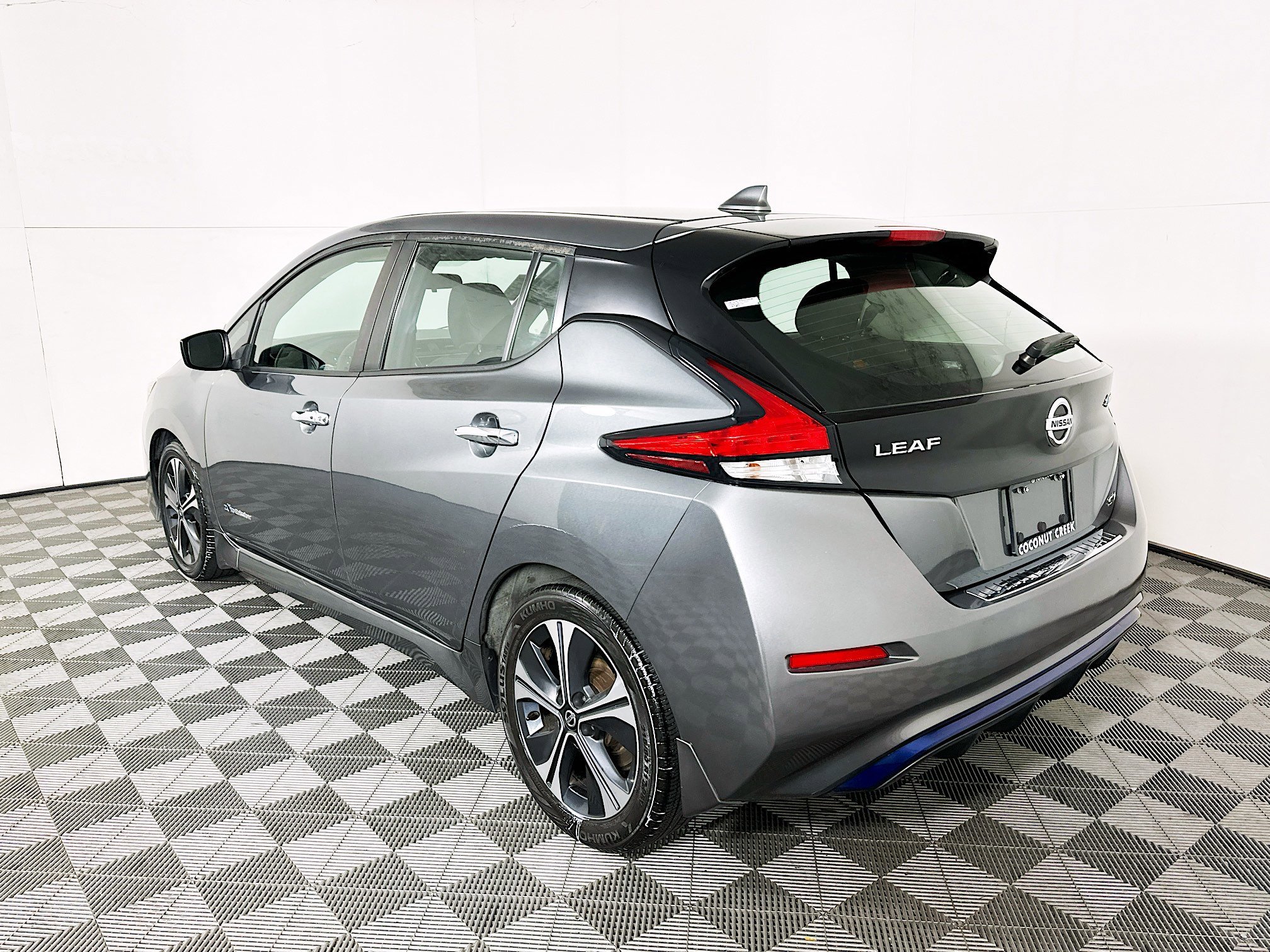 2019 Nissan LEAF thumbnail 8