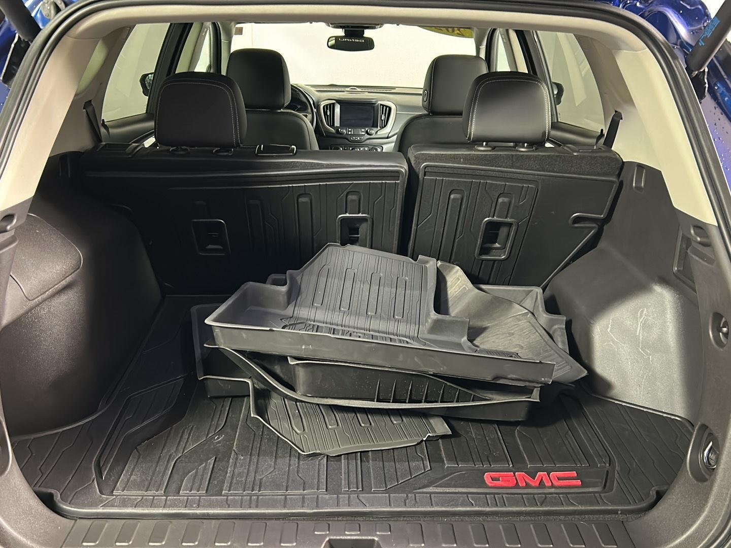 Used 2022 Marine Metallic GMC Denali image 8