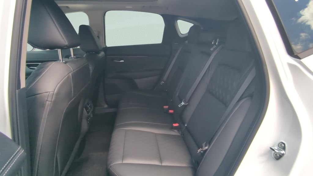 New 2026 Everest White Pearl TriCoat Nissan Platinum image 10