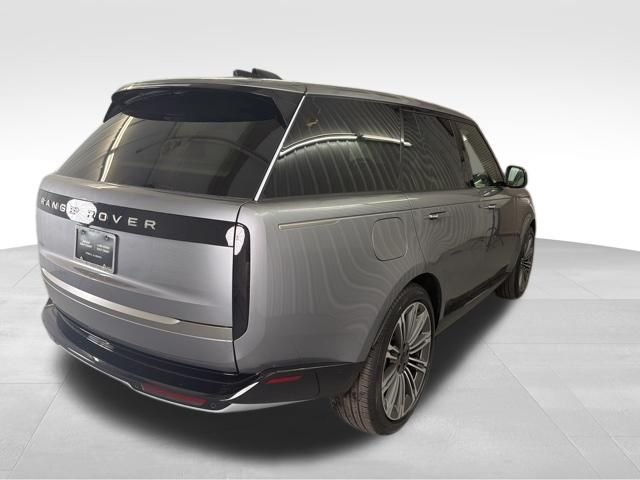 New 2026 Eiger Grey Land Rover SE image 4