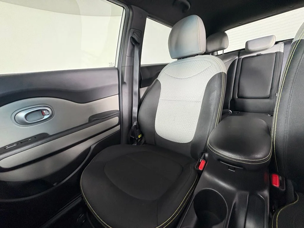 Used 2015 Silver Kia Plus image 18