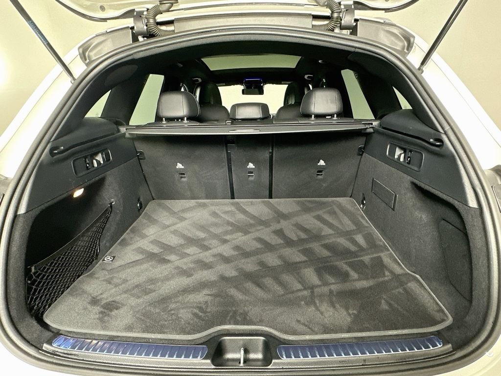 Used 2023 White Mercedes-Benz GLC 300 image 27