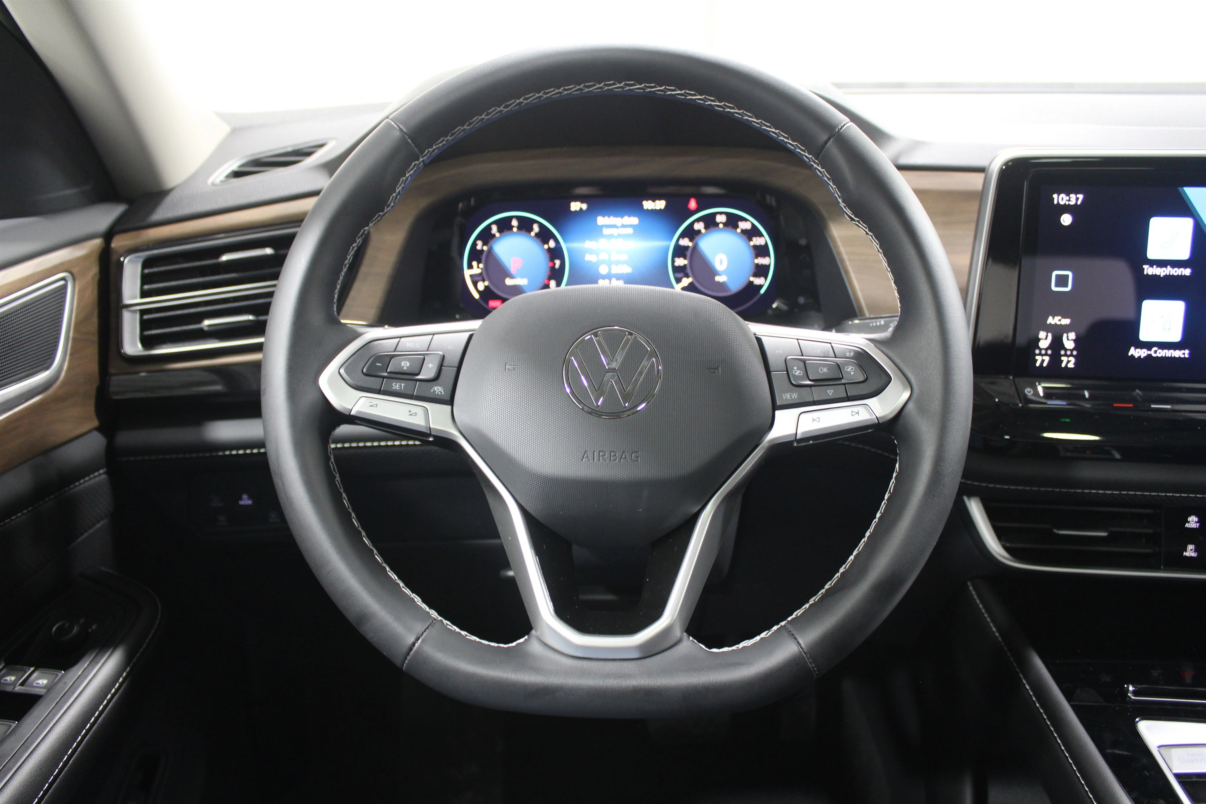 New 2026 Deep Black Pearl Volkswagen 2.0T SE w/Technology image 9