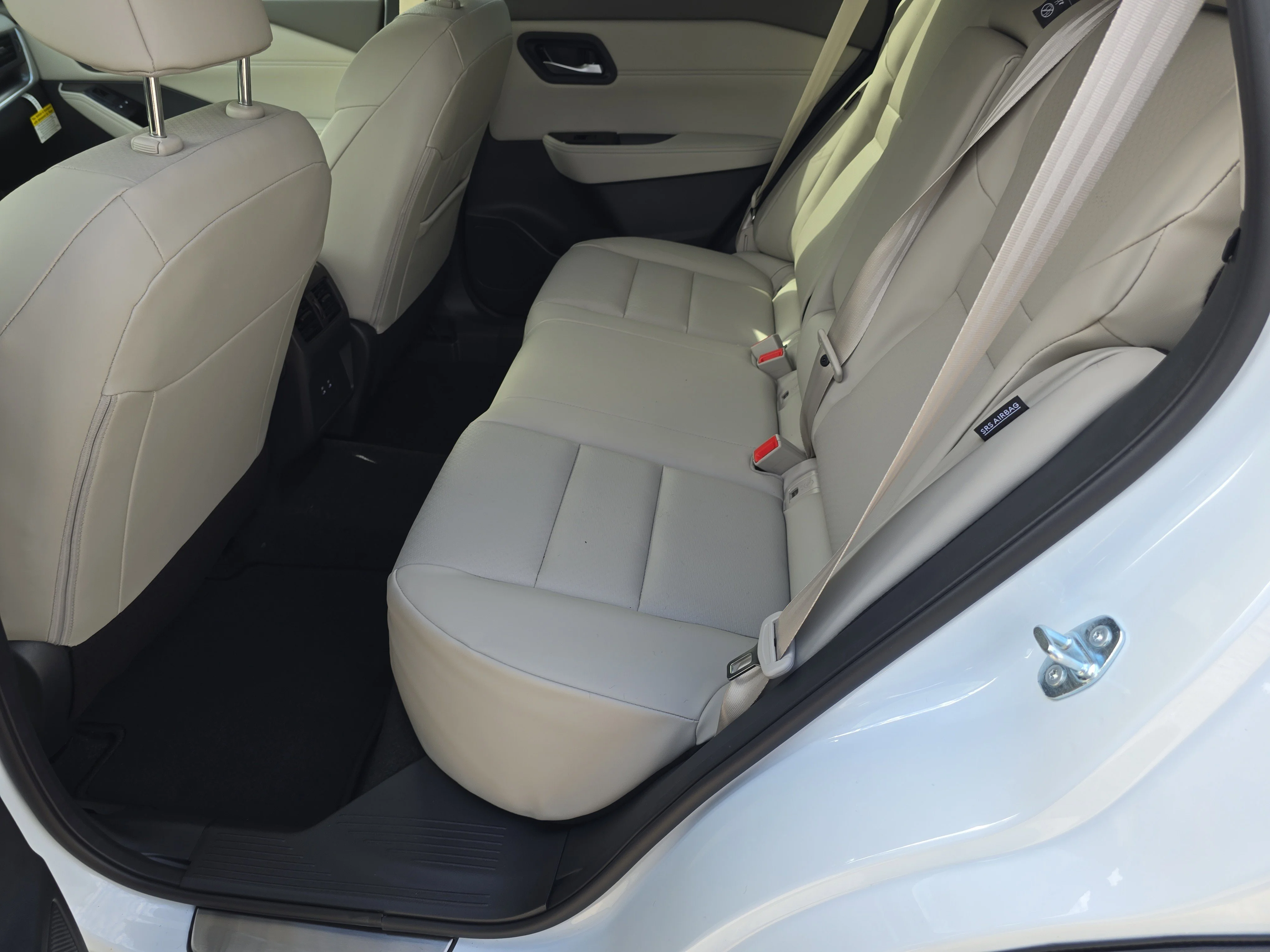 New 2026 Everest White Pearl TriCoat Nissan Dark Armor™ image 17