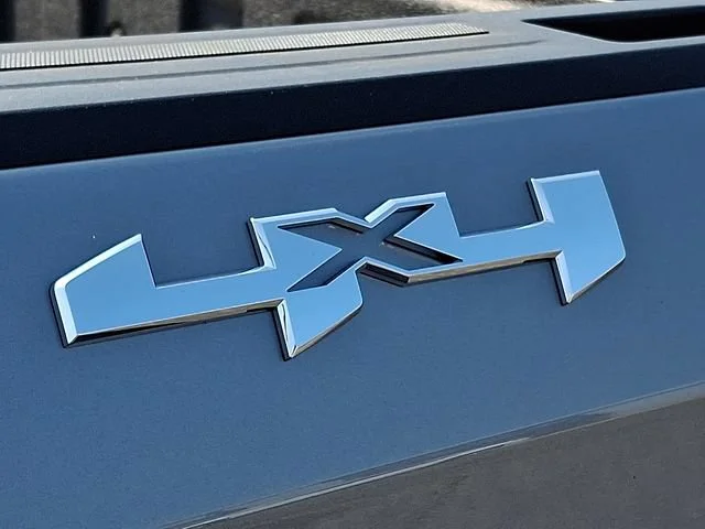 New 2026 Sterling Metallic GMC Elevation image 24