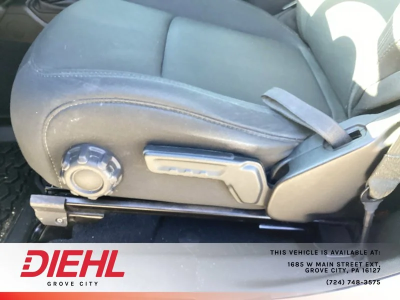 Used 2019 White Jeep Sport S image 12