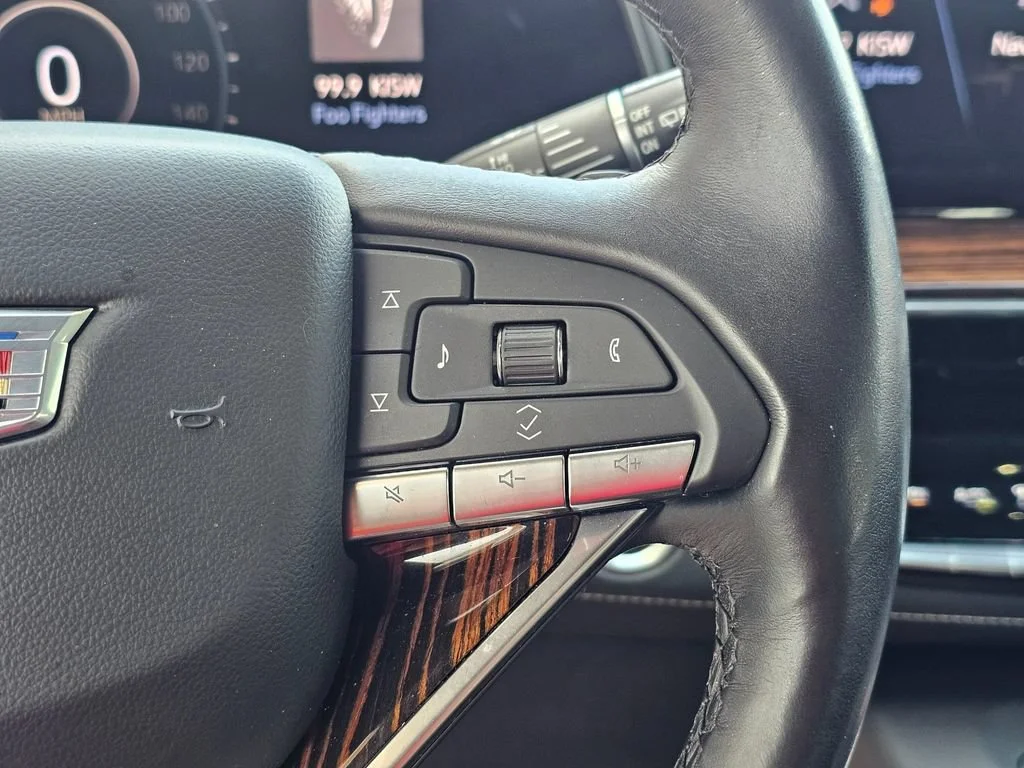 Used 2021 CRYSTAL WHITE TRICOAT Cadillac Premium Luxury image 29