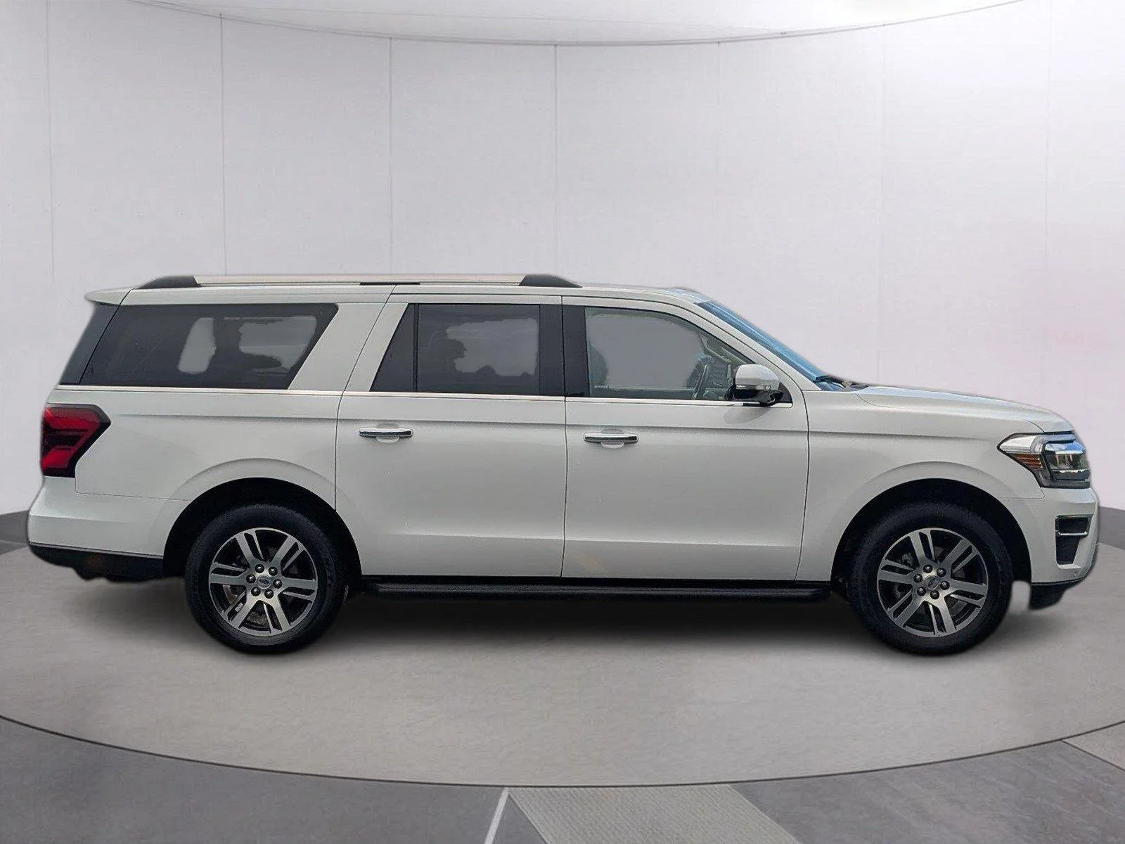 Used 2024 Oxford White Ford Limited image 6