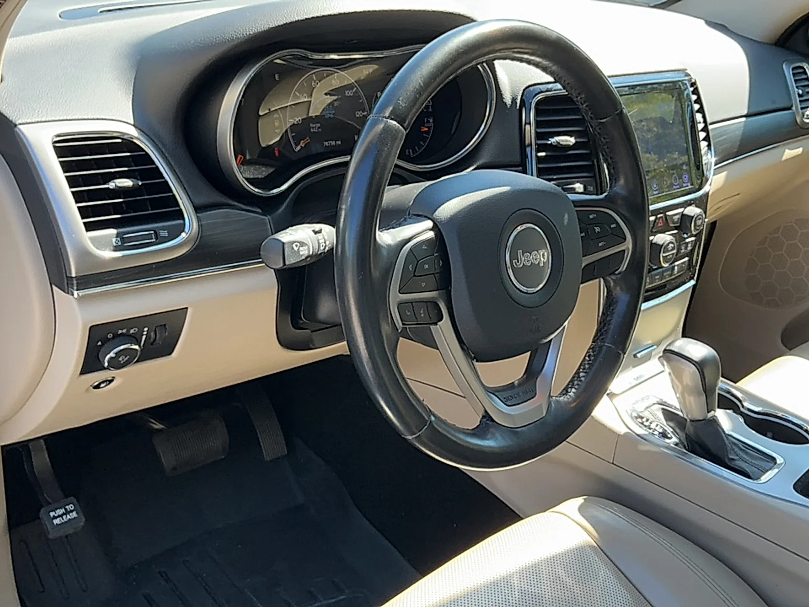 Used 2020 Bright White Clearcoat Jeep Limited 4x2 image 9