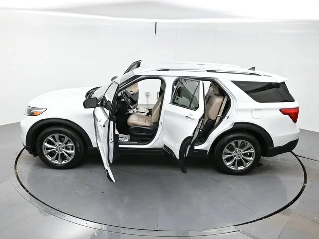 Used 2023 Oxford White Ford Limited image 44