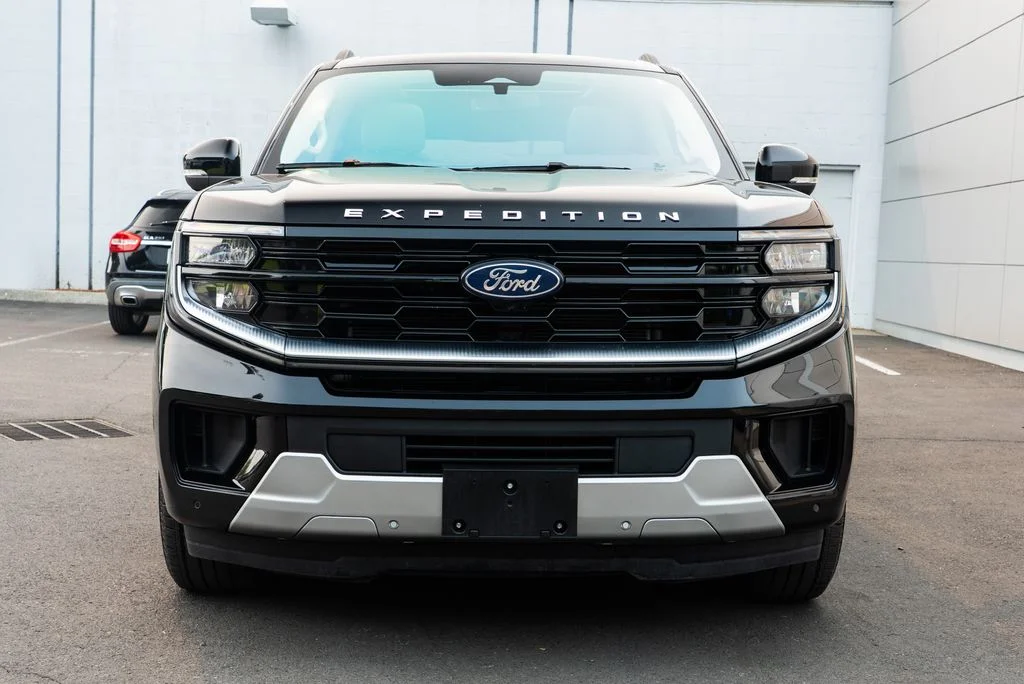 Used 2025 Black Ford Platinum image 2