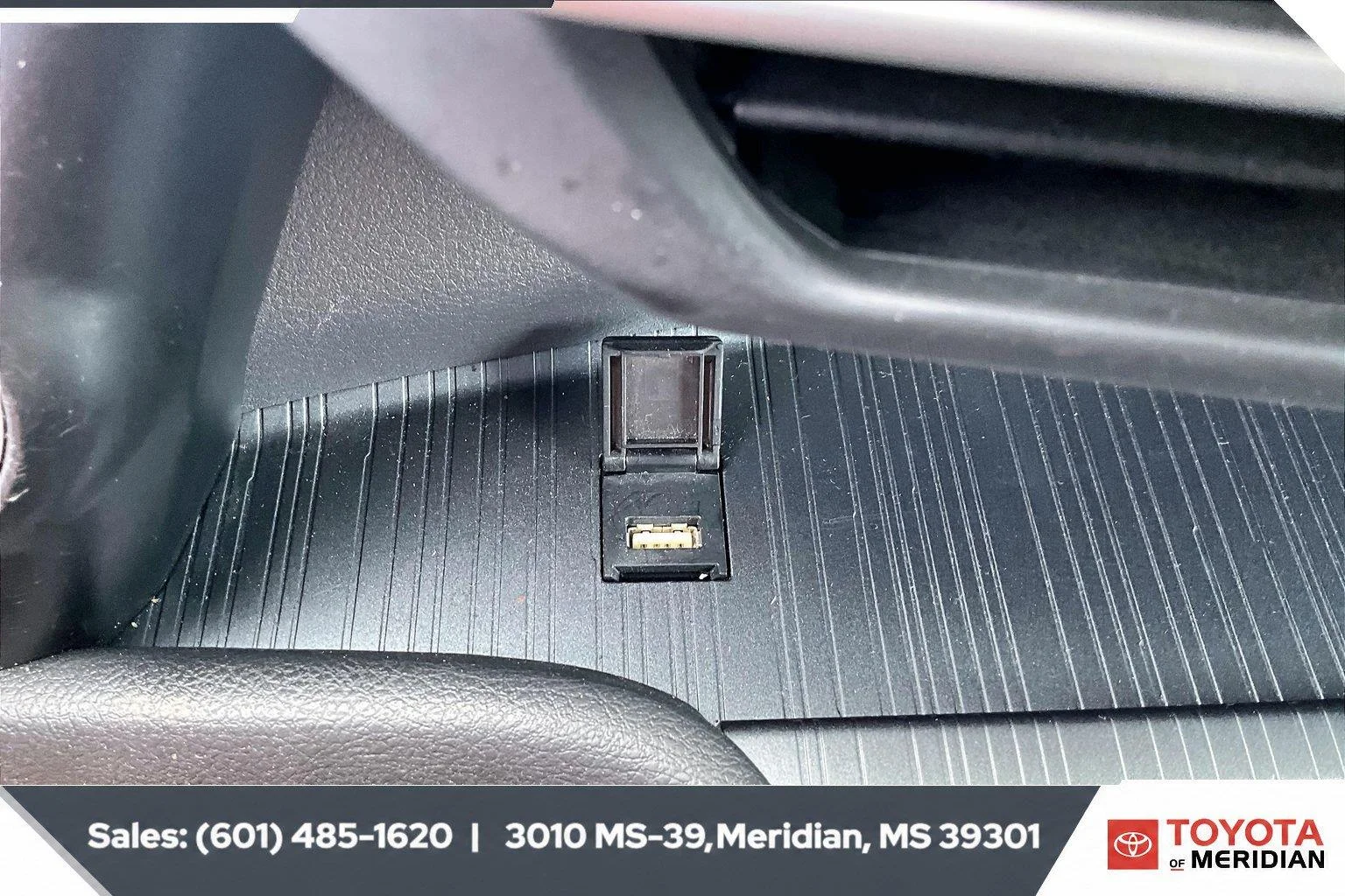 Used 2023 Cement Toyota XSE 7-Passenger image 24