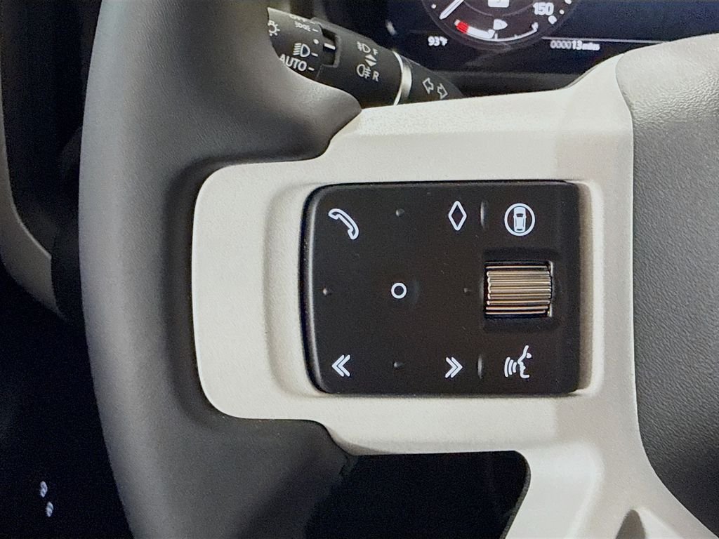 New 2026 Santorini Black Metallic Land Rover X-Dynamic SE image 12