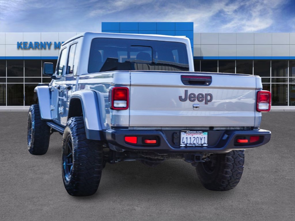 Used 2021 Silver Jeep Mojave image 4