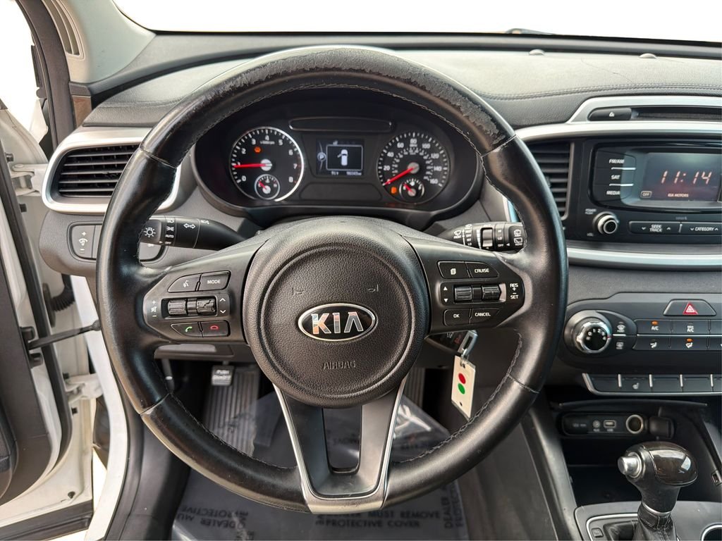 Used 2016 Snow White Pearl Kia LX image 17
