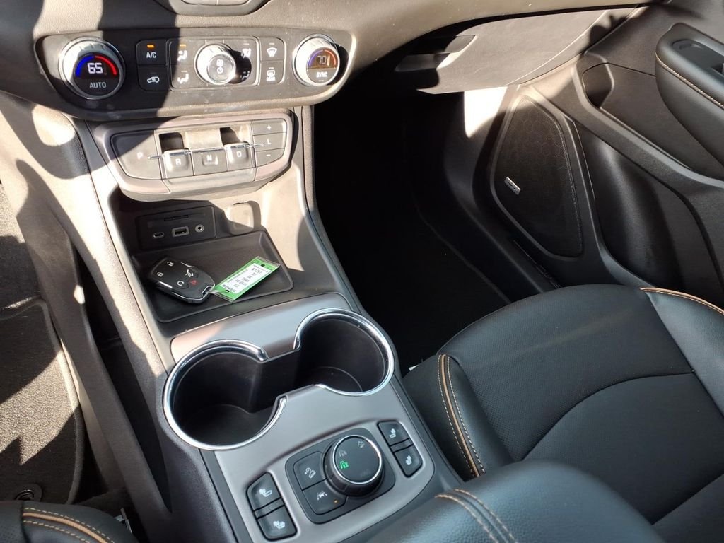 Used 2024 Riptide Metallic GMC AT4 image 10