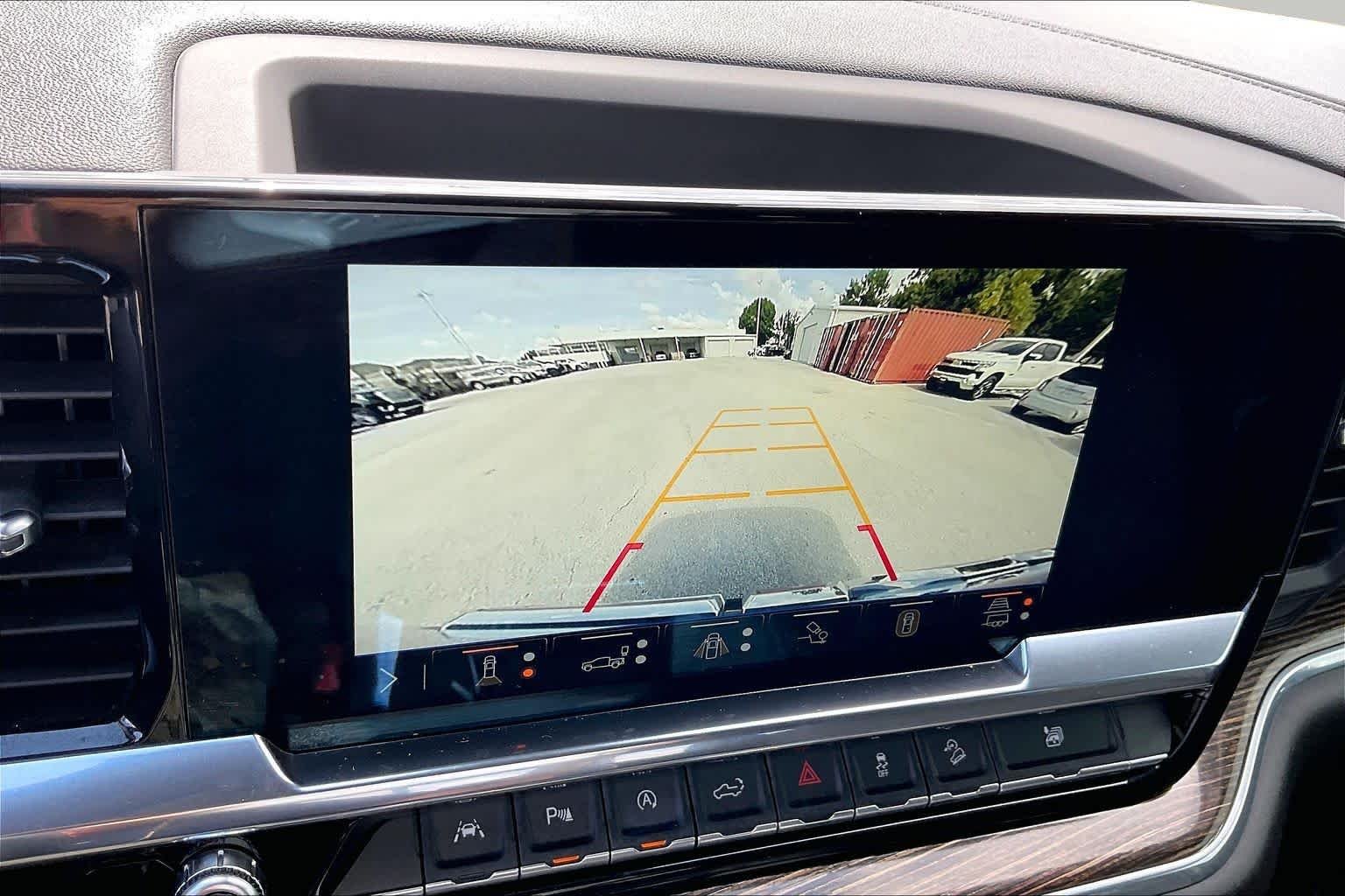 Used 2025 Downpour Metallic GMC Elevation image 26