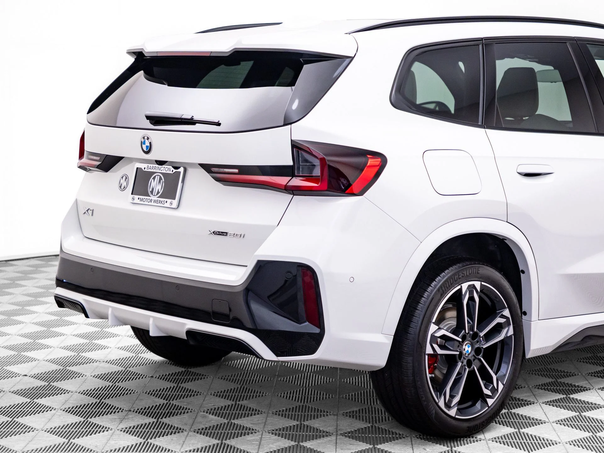 New 2026 White BMW xDrive28i image 43