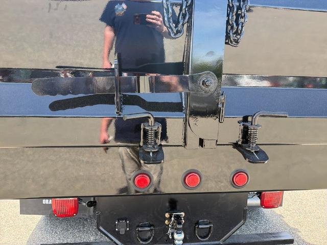 2025 Ford F-550 Super Duty Chassis Cab XL - Photo 36