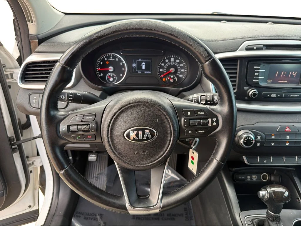 Used 2016 Snow White Pearl Kia LX image 17