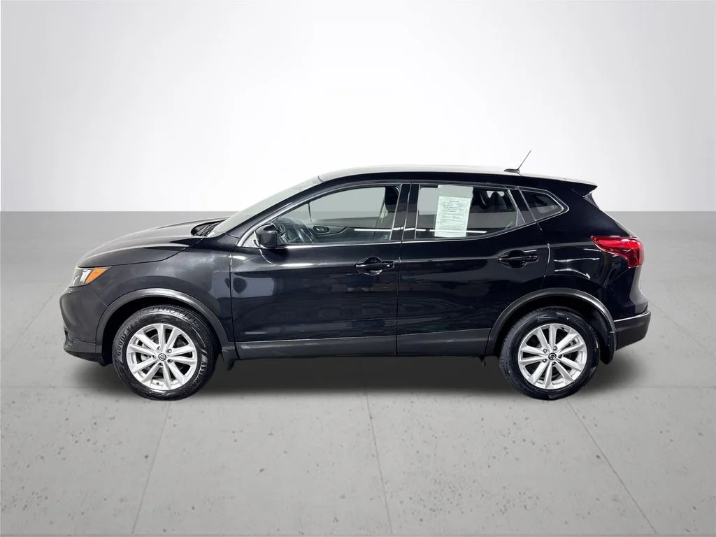 Used 2019 Black Nissan S image 9