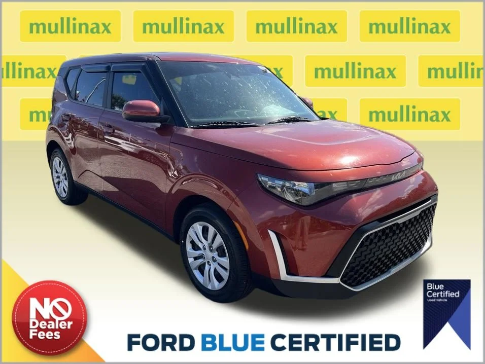 2023 Kia Soul LX - Photo 1