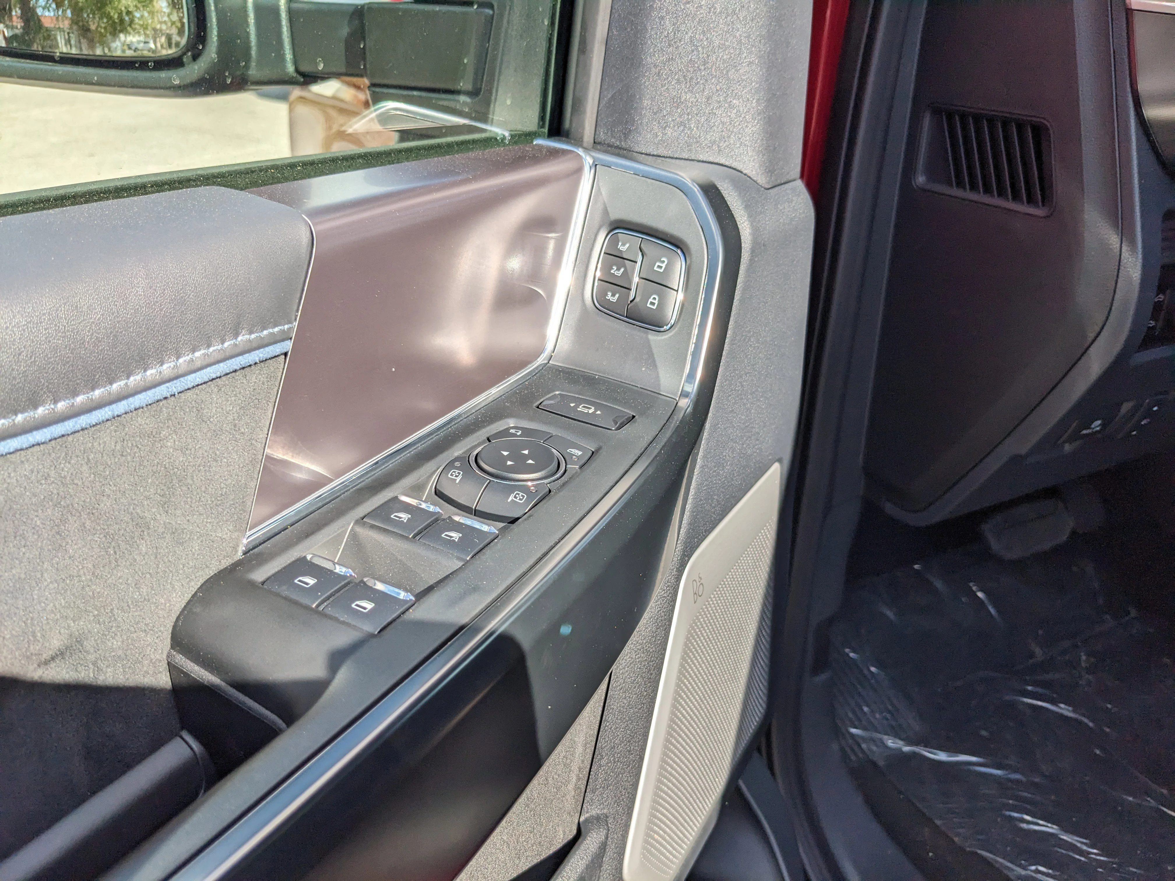 New 2026 Ruby Red Metallic Tinted Clearcoat Ford F-350® Platinum® image 17