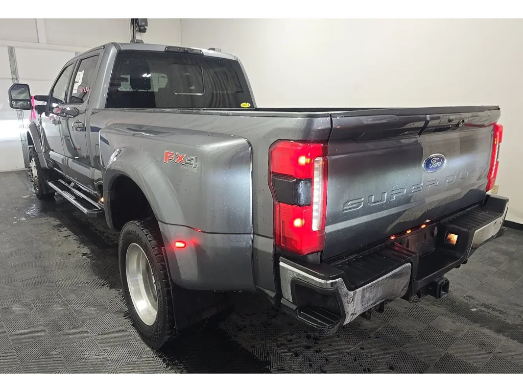 Used 2024 Carbonized Gray Metallic Ford LARIAT image 9