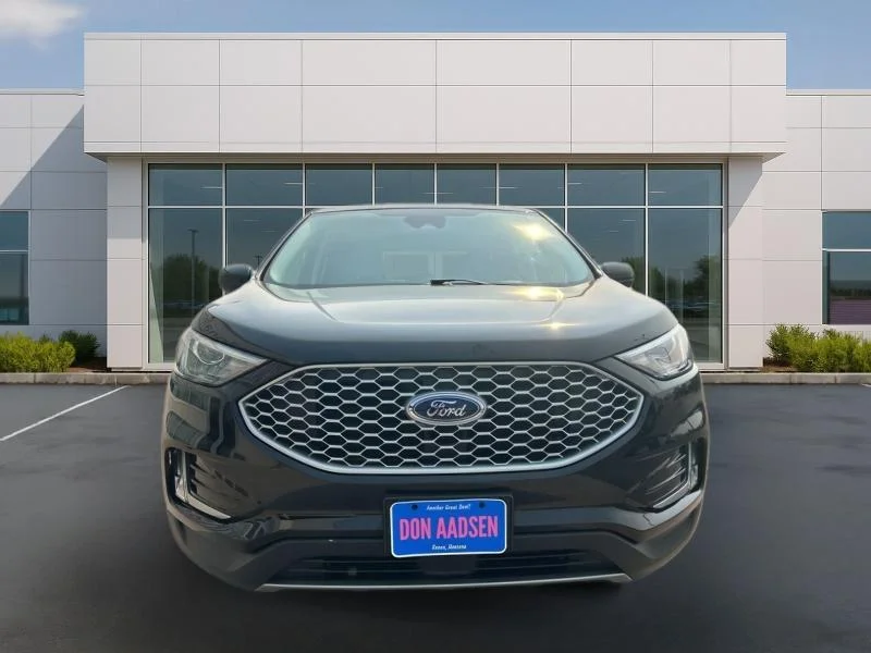 Used 2023 Agate Black Metallic Ford SEL image 2