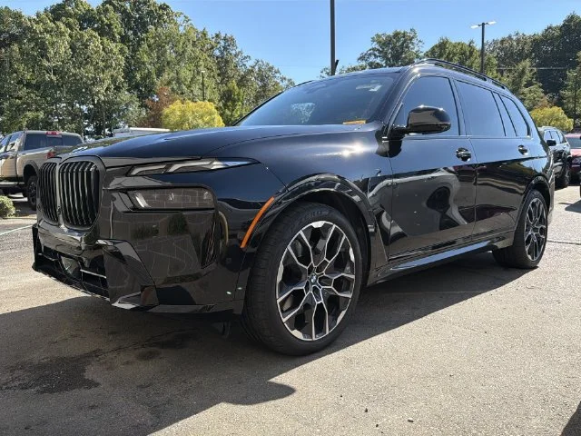Used 2025 Black BMW xDrive40i image 2