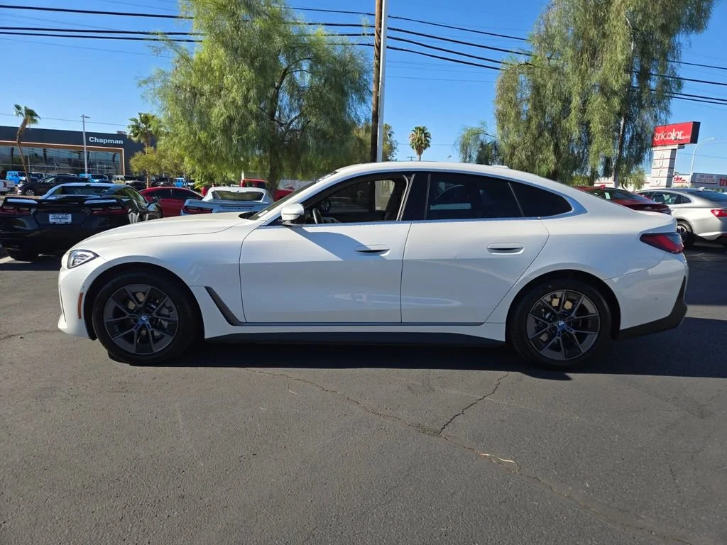 Used 2023 Mineral White Met BMW eDrive35 image 3