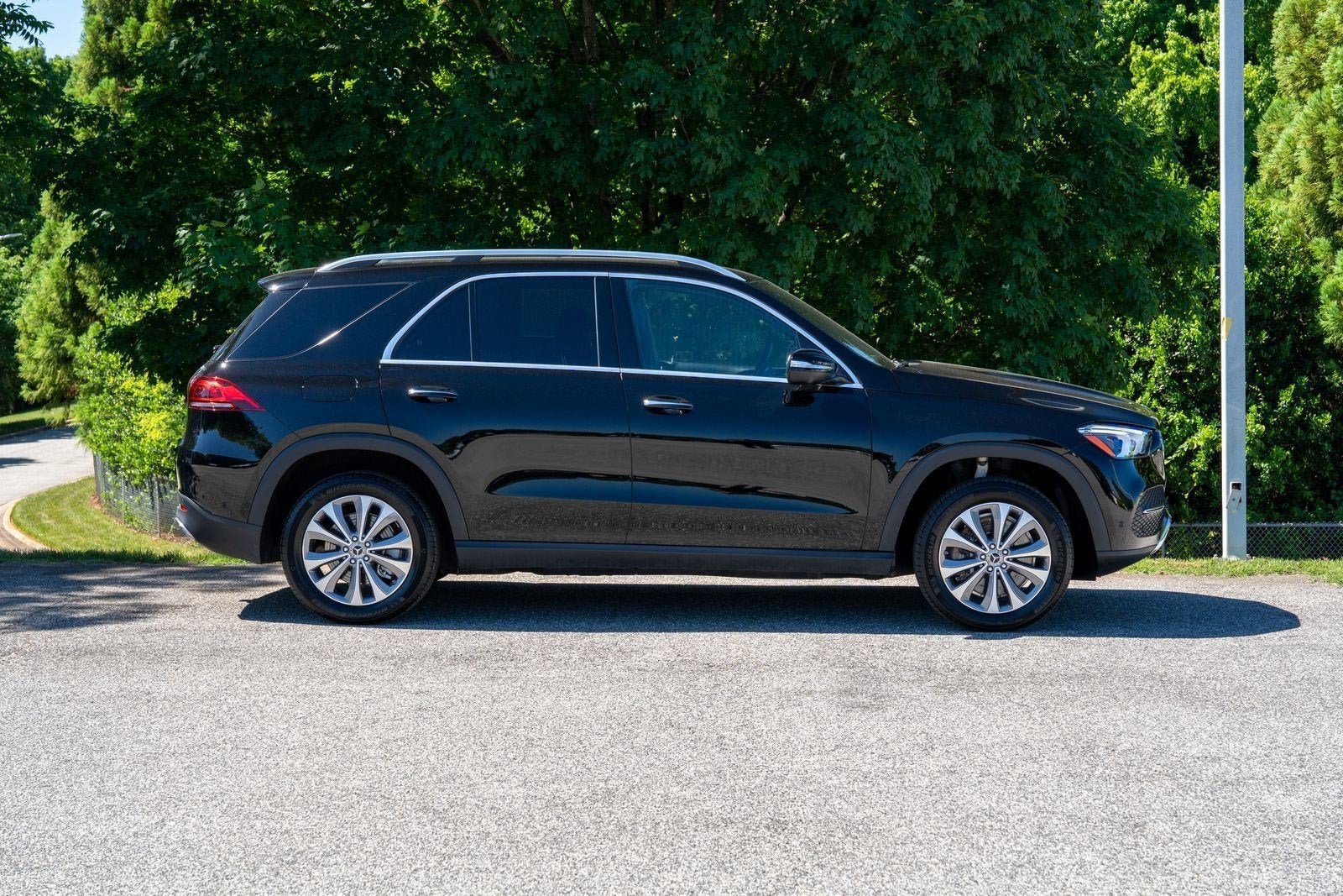 Used 2022 Black Mercedes-Benz 450 4MATIC® image 9