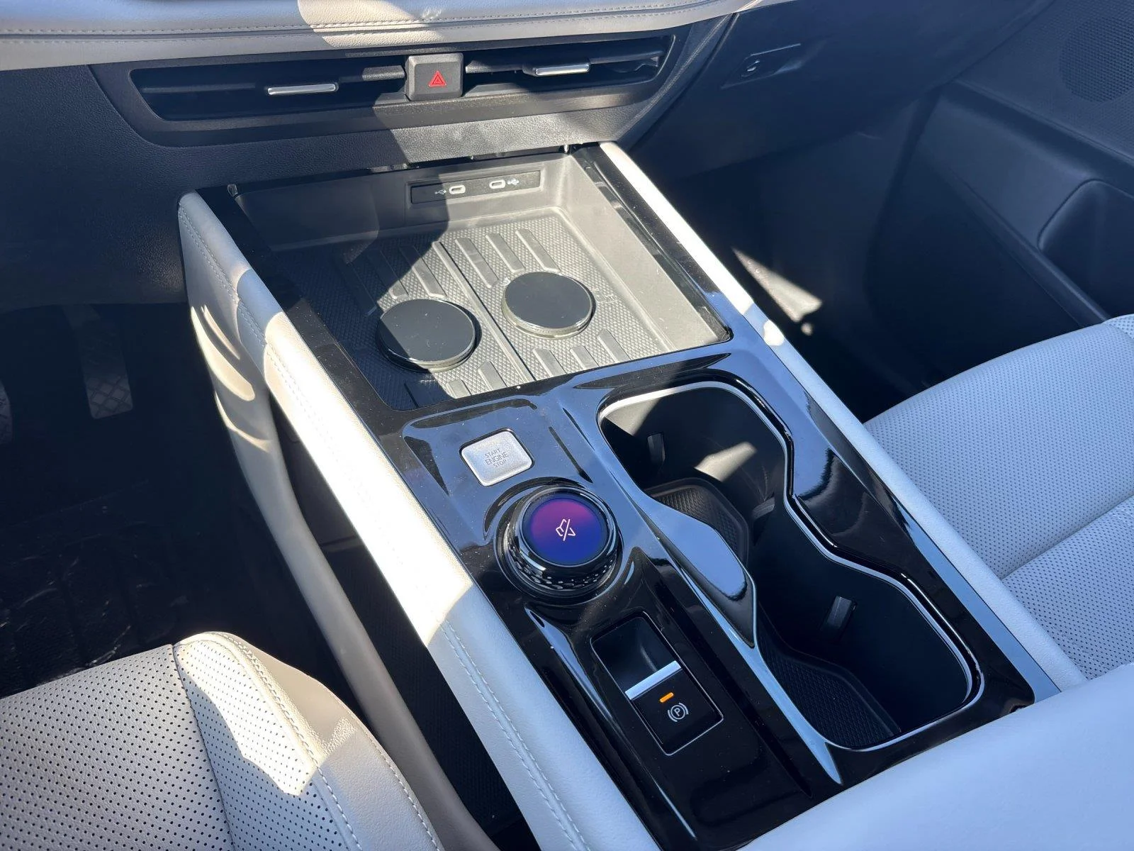 New 2027 Pure Gray Volkswagen SE w/Technology image 25
