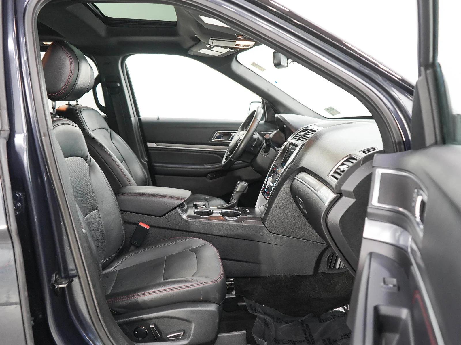 Used 2017 Quartz Metallic Ford Sport image 11