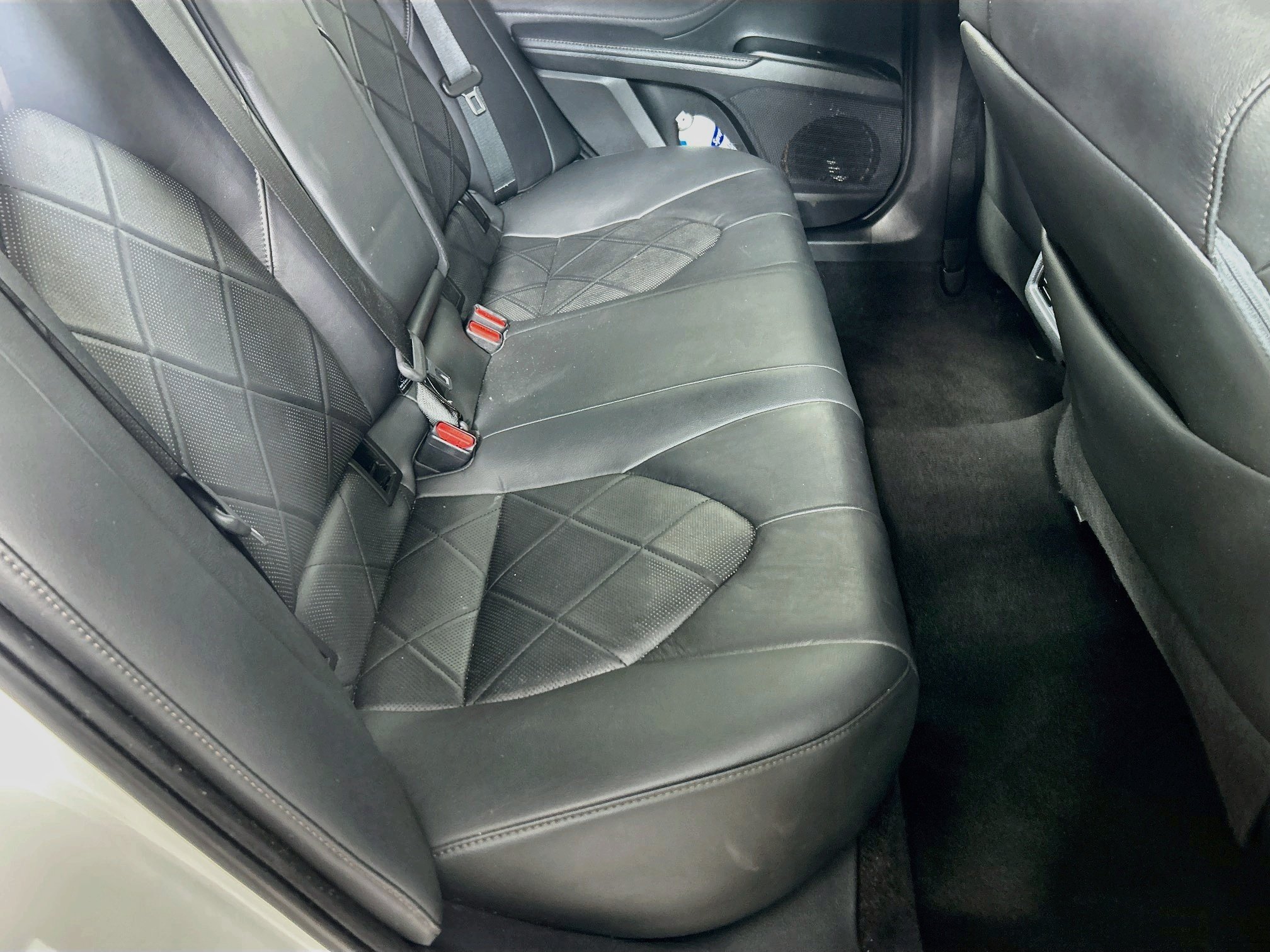 Used 2018 Wind Chill Pearl Toyota XLE image 28