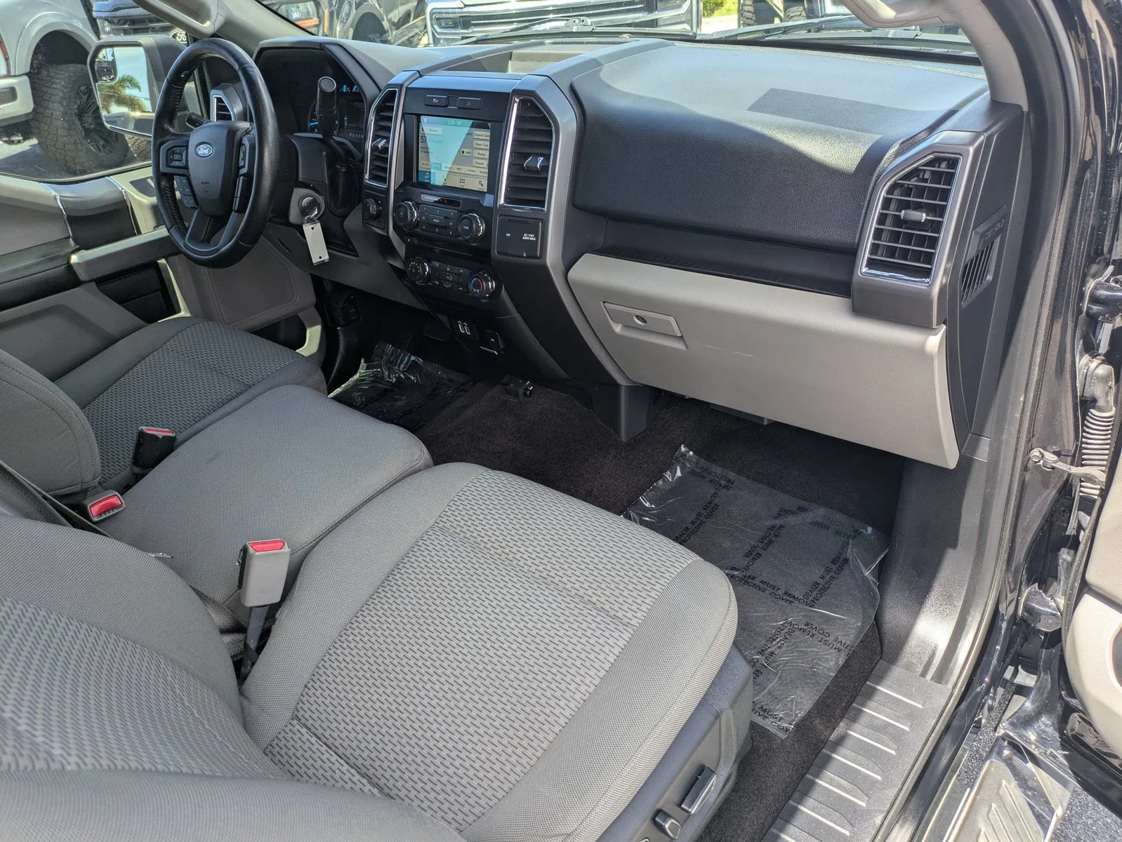 Used 2016 Shadow Black Ford XLT image 19