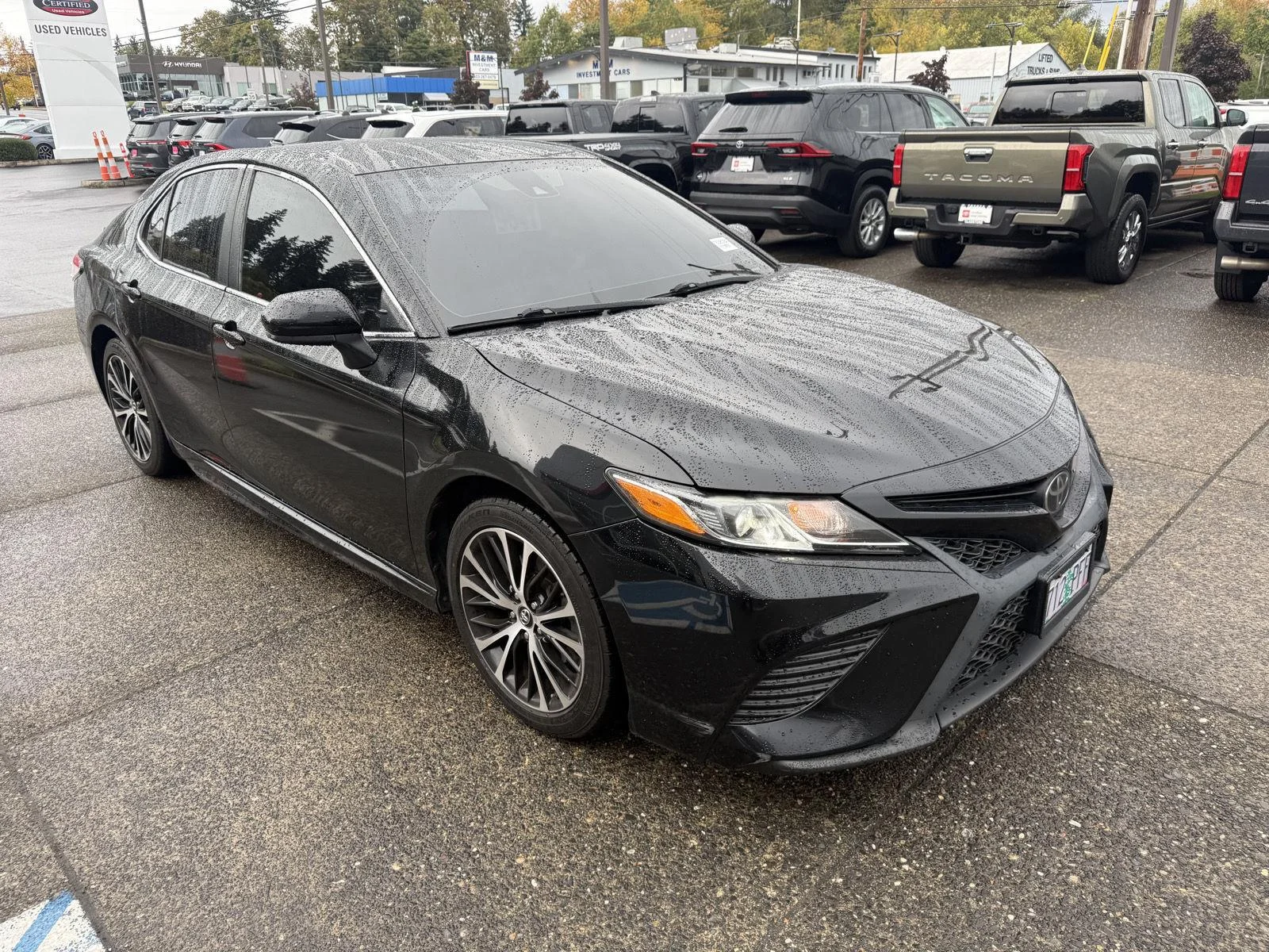 Used 2019 Midnight Black Metallic Toyota SE image 7