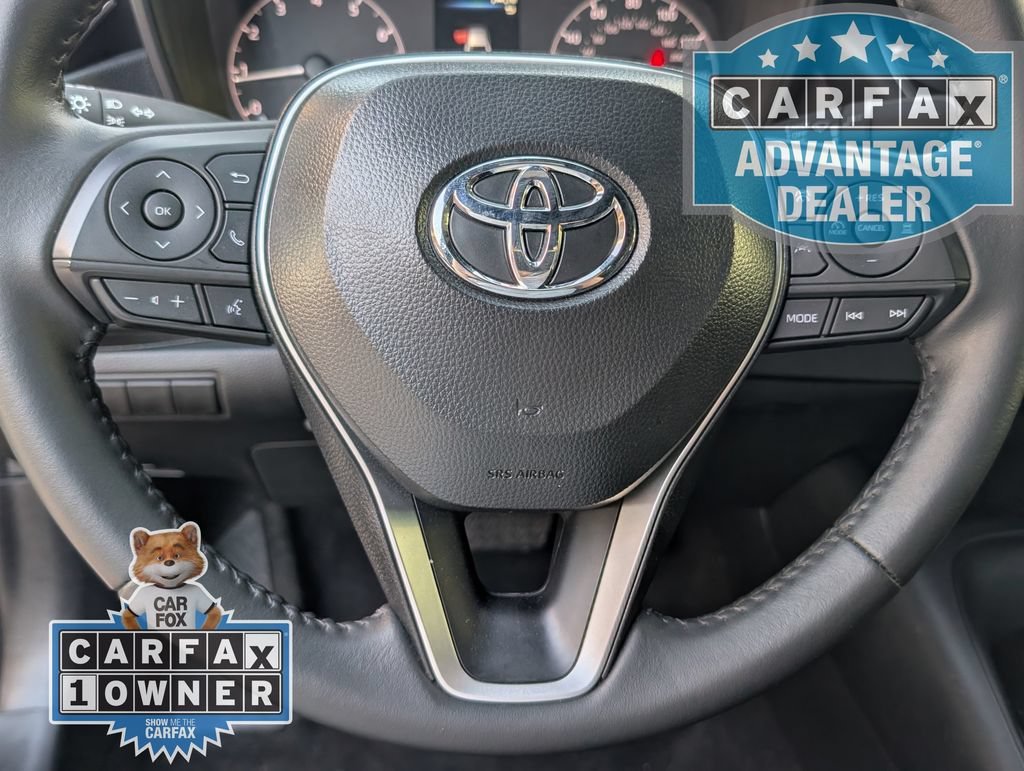 Used 2025  Toyota SE image 5