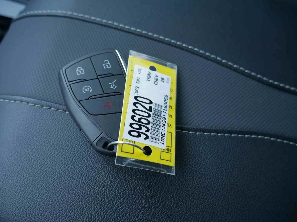 Used 2026  Chevrolet Z71 image 32